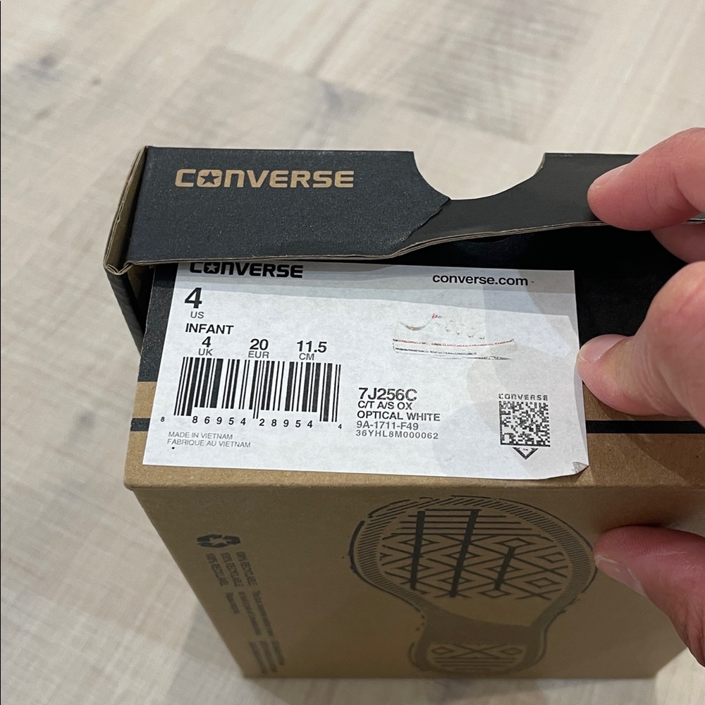 4T Converse Infant White Sneakers with Red and Blue Stripes - Picture 7 of 7